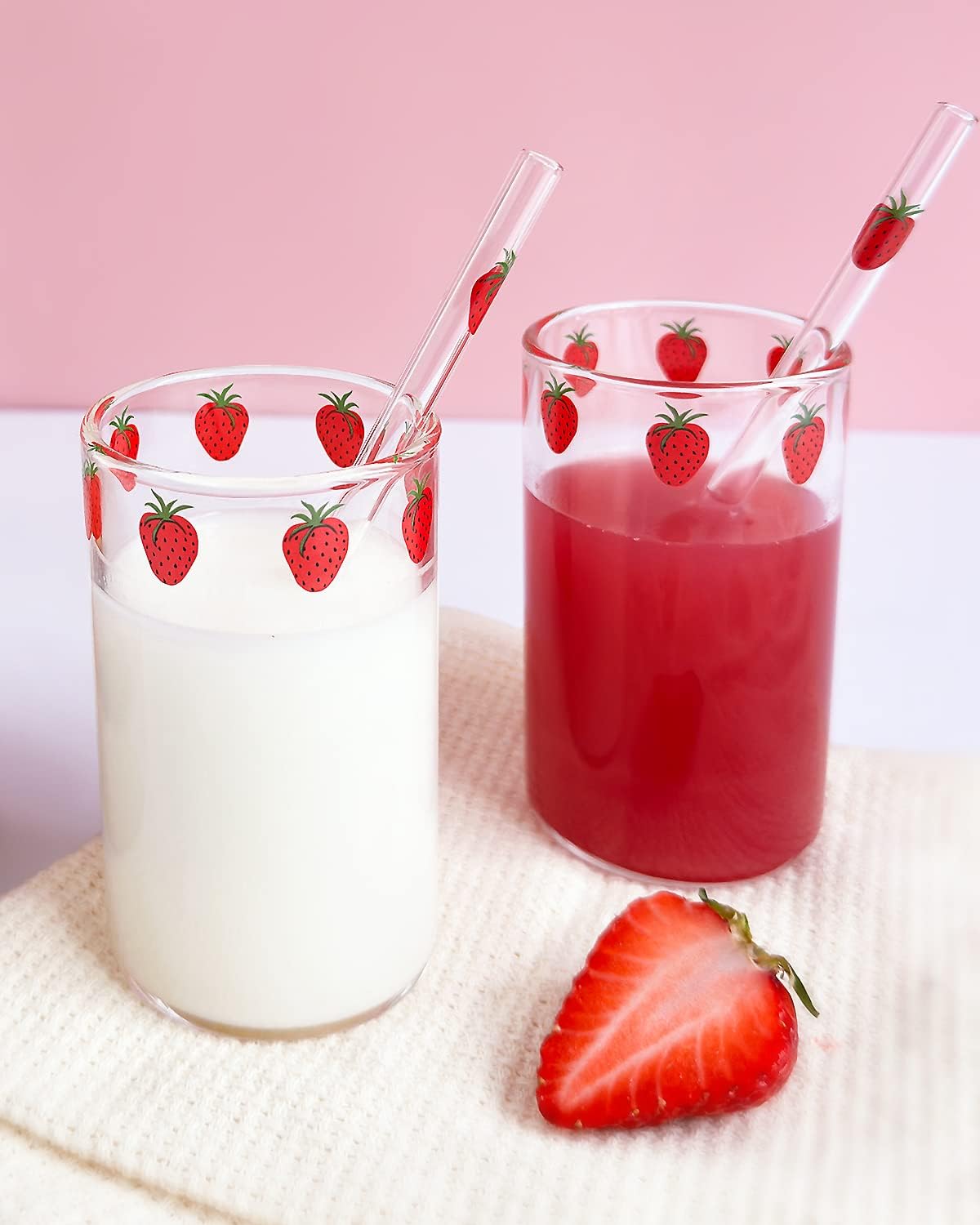 strawberry cups 2 Sets Cute glass strawberry cups 300ML straw glass cups, Cute strawberrys pattern glass bottles for water milk tea, coffee juice tea cups (2pcs)