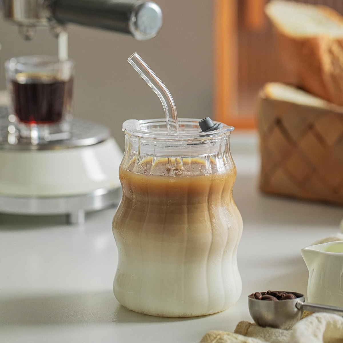 KEMORELA Ribbed Glass Cups with Lids and Straws，18oz Cute Iced Coffee Cups