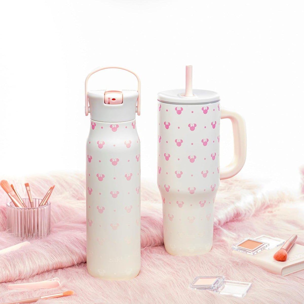 Zak Designs Disney Sutton Travel Tumbler for On the Go or At Home, 40oz Stainless Steel with Vacuum Insulation, Silicone Straw, Carry Handle, and 3D Artwork for Cold Drinks (Minnie Mouse)