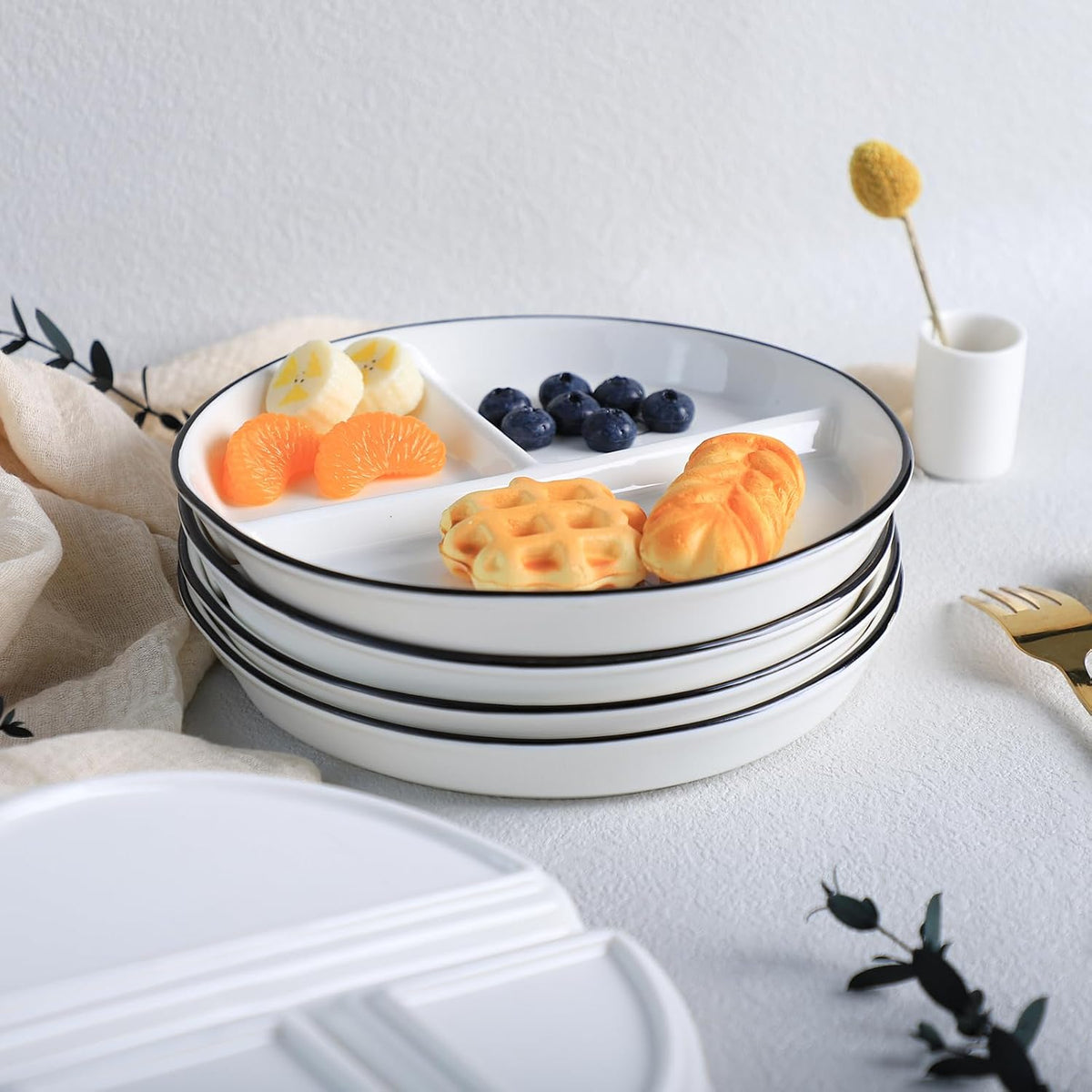 SOCOSY Ceramic 3-Compartment Portion Control Plate Divided Dish Platters, Divided Dessert Salad Dinner Snack Dishes, Appetizer Serving Trays, 1 PC - Balloon Cat-8 Inch