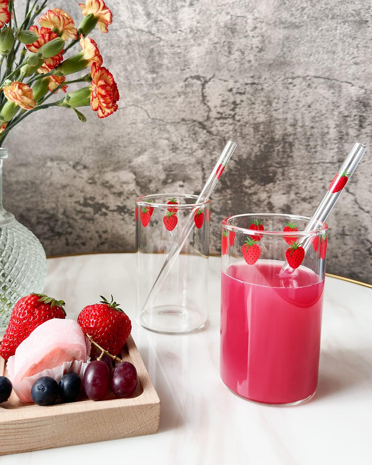 strawberry cups 2 Sets Cute glass strawberry cups 300ML straw glass cups, Cute strawberrys pattern glass bottles for water milk tea, coffee juice tea cups (2pcs)